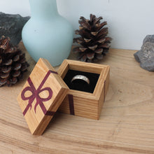 Load image into Gallery viewer, burgundy ribbon marquetry ring box