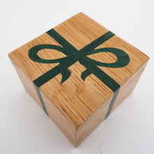 Load image into Gallery viewer, green ribbon marquetry ring box
