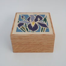 Load image into Gallery viewer, Iris Flower Trinket Box