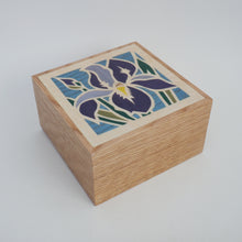 Load image into Gallery viewer, Iris Flower Trinket Box