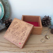Load image into Gallery viewer, little red bird wooden trinket box