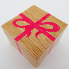 Load image into Gallery viewer, pink ribbon marquetry ring box