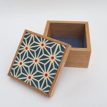 Load image into Gallery viewer, Blue and red asanoha marquetry wooden trinket box
