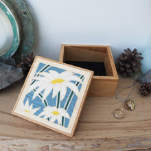 Load image into Gallery viewer, daisy marquetry wooden trinket box
